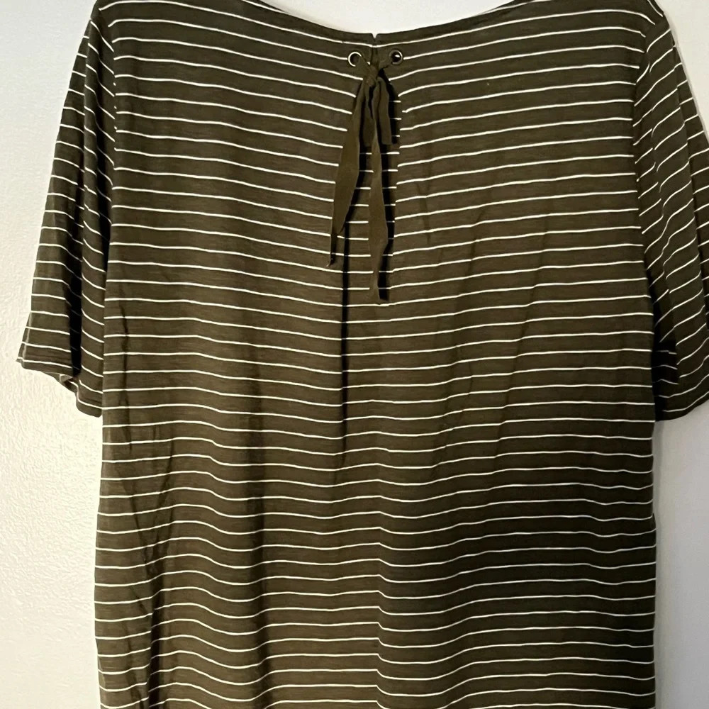 Talbots tee - Picture 2 of 3